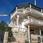 Apartman Karmela *