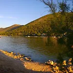 Karmela Lejlighed