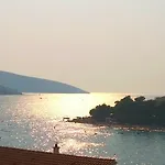 Karmela Lejlighed