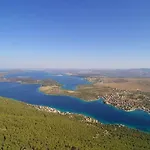 Karmela *