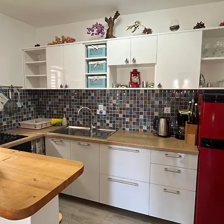 Karmela Apartment