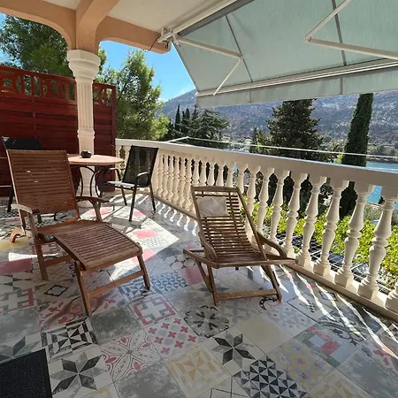 Apartment Karmela *