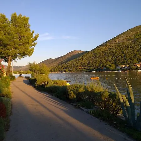 Karmela 公寓 Grebaštica