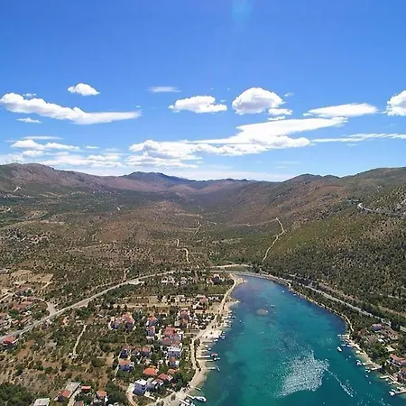 Apartman Karmela