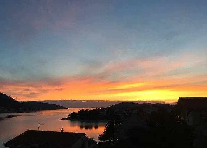 Karmela Apartman Grebastica